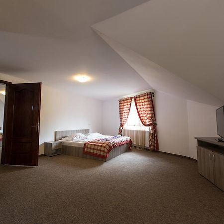 Complex Craiasa Muntilor Moieciu Hotel Моечу де Жос Екстериор снимка