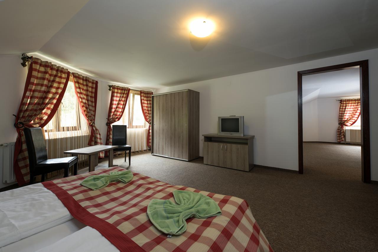 Complex Craiasa Muntilor Moieciu Hotel Моечу де Жос Екстериор снимка